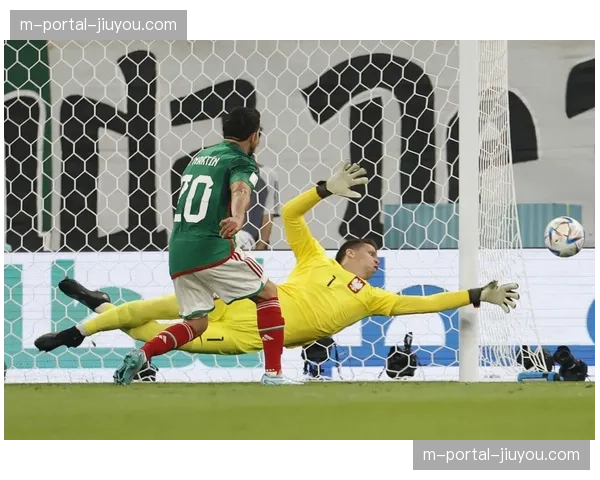 波兰莱万孤立无援状态成谜 中场支援力度决定能走多远